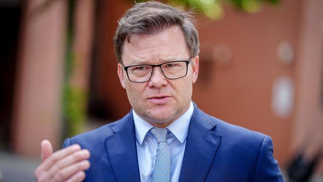 Bundesregierung: Umweltminister Schneider startet Sommerreise