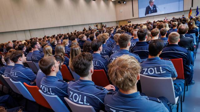 Holzmodulbauweise: «Campus der Zukunft»: Zollhochschule in Rostock eröffnet