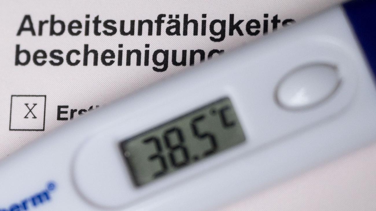Arbeitsmarkt: Kassenchef warnt vor überfüllten Hausarztpraxen