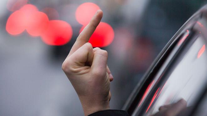 Andere gefährdet: Die Polizei stoppte den Raser und verlangte von ihm eine Sicherheitsleistung, bevor der Mann weiterfahren durfte. (Symbolbild)