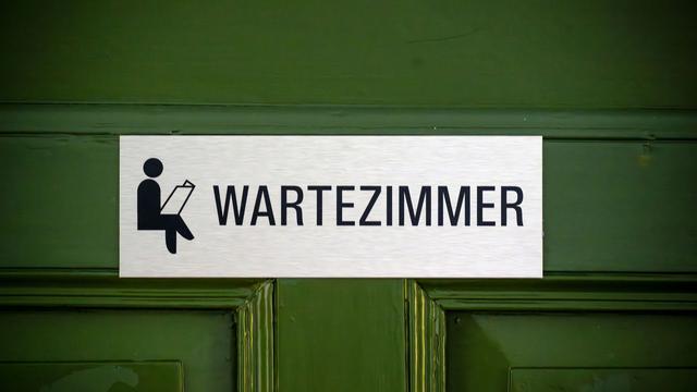 Koalitionspläne: Sachsens Ärzte warnen vor weiten Wegen in volle Praxen