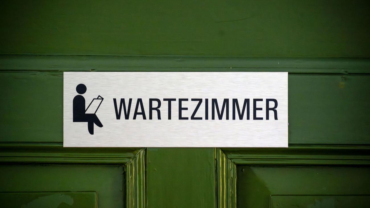 Koalitionspläne: Sachsens Ärzte warnen vor weiten Wegen in volle Praxen