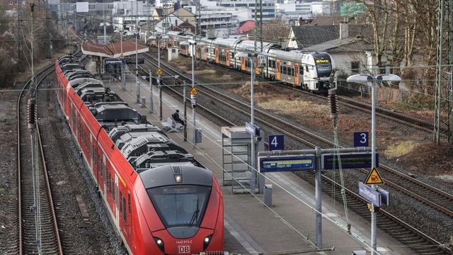 Zugausfälle und Verspätungen: Weichenstörung: Erneut Zugausfälle in Wuppertal