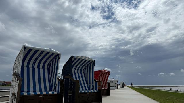 Küstenschutz mit Mehrwert: Neuer Klimadeich und Badestrand in Friedrichskoog