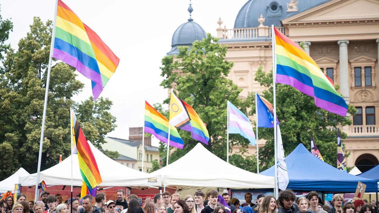 CSD: Schwesig wirbt auf CSD für Vielfalt und starke Demokratie