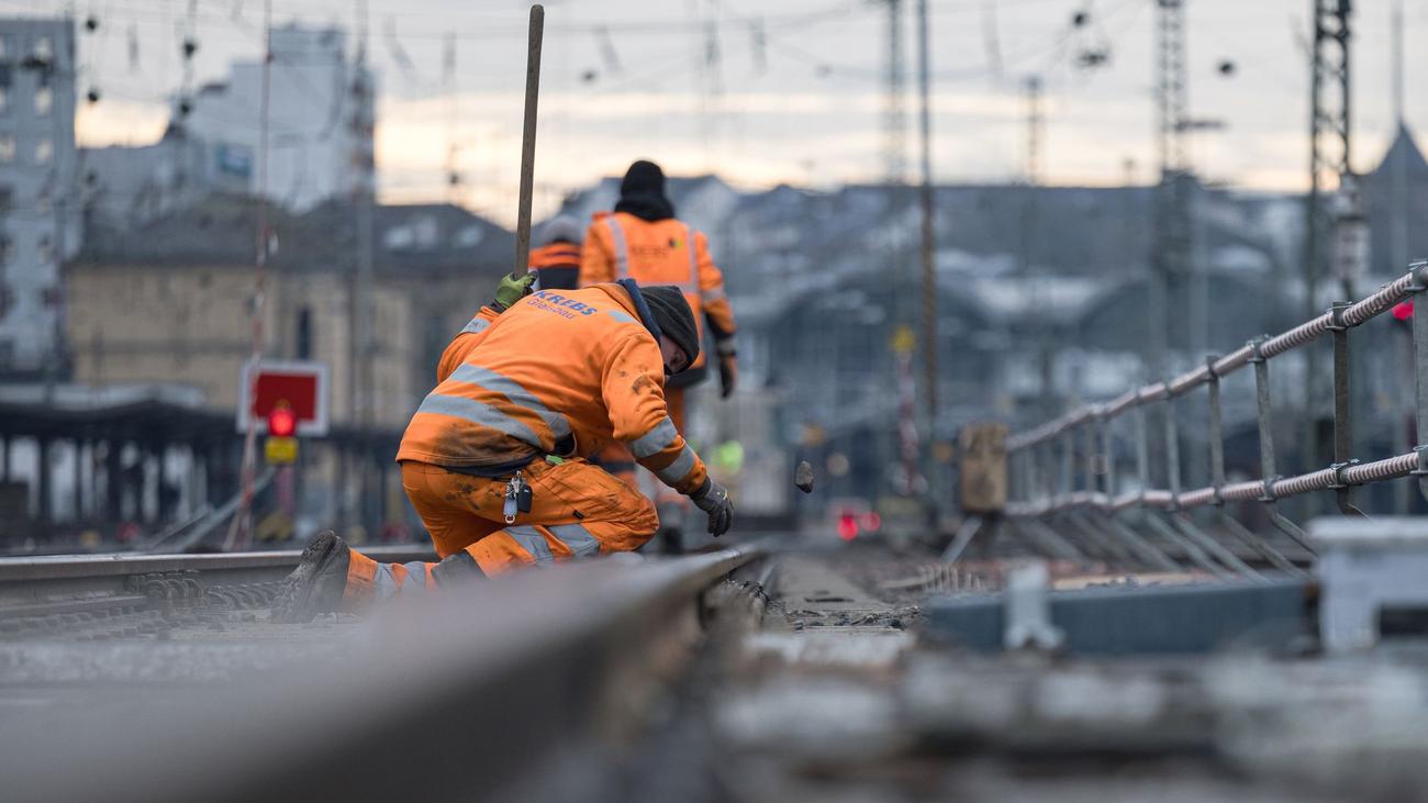 Ab 10. Juli: Bahnsperrung rechts des Rheins: Wie Pendler ans Ziel kommen