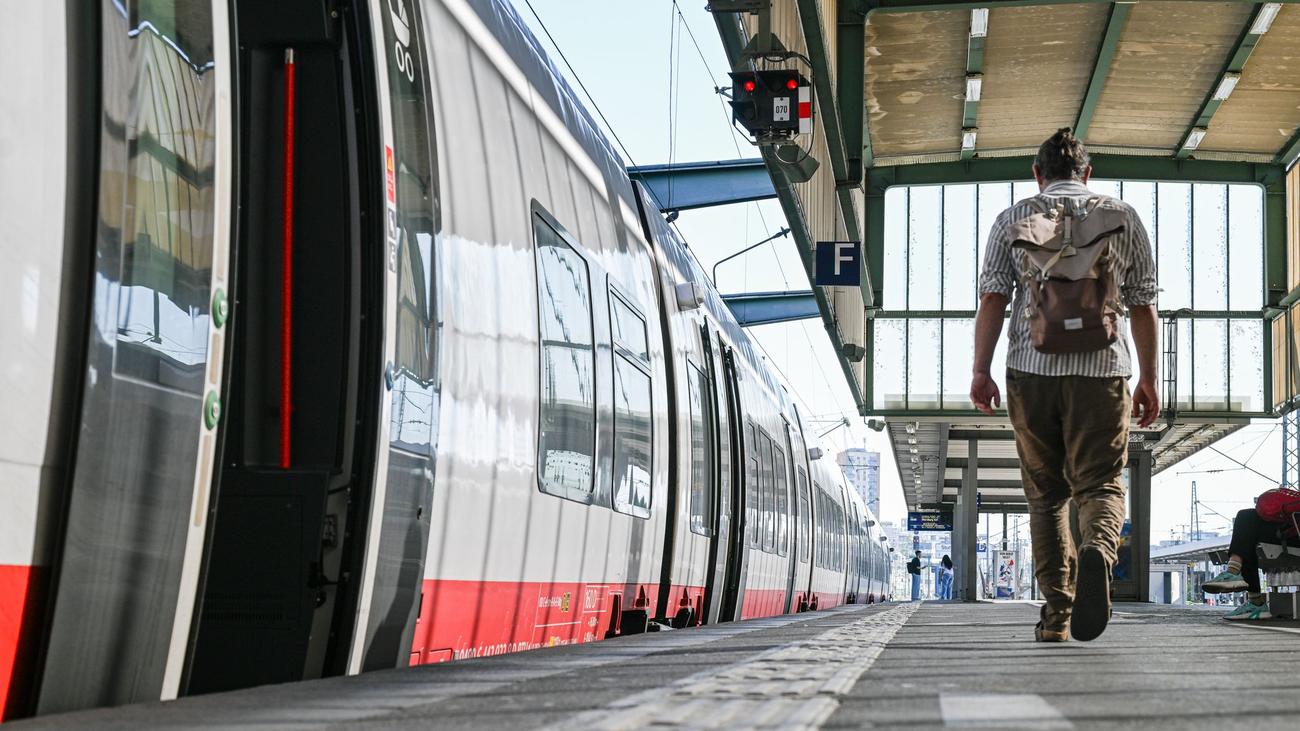 Lange Bauarbeiten an Gleisen: Bauarbeiten legen Bahnstrecken im Südwesten lahm