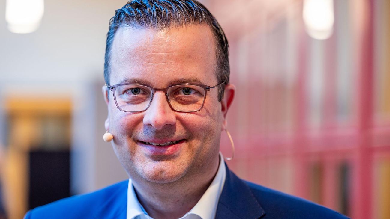 Landeshauptstadt: Ehlers tritt Amt als neuer Schweriner Oberbürgermeister an