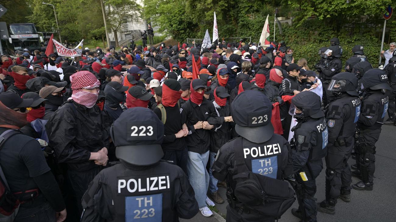 Nach Großeinsatz in Erfurt: Innenminister spendiert Sonderurlaub für Polizisten