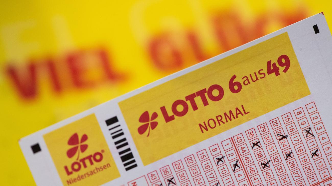 Gewinn wartet auf Abholung: Lotto: Neuer Besitzer von 910.000 Euro dringend gesucht