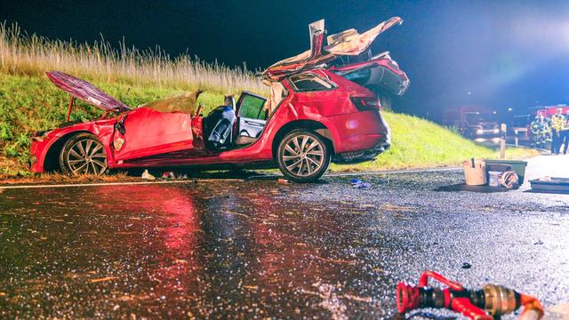 Two injured in separate heavy rain accidents on German A8 highway