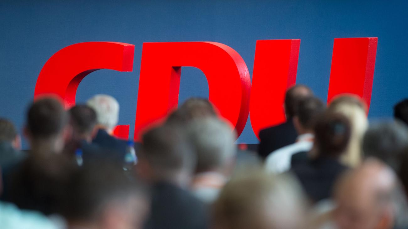 Umgang CDU und AfD: Debatte in Mittelstandsunion Brandenburg über AfD-Brandmauer