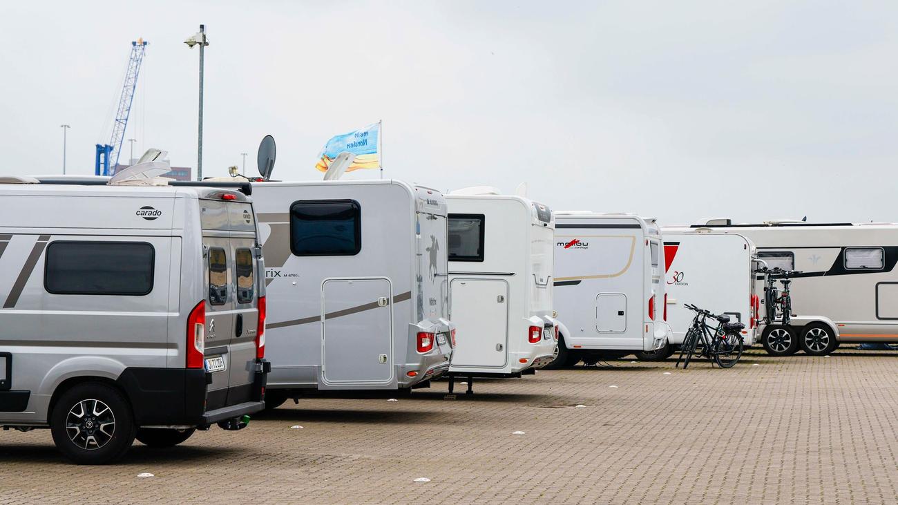 Campen im Sommer 2026: Einige Wohnmobil–Stellplätze an Elbe und Nordsee teurer