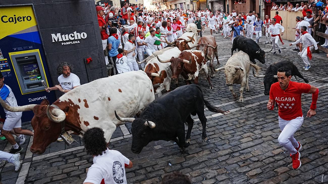 San-Fermín-Fest: Fünf Verletzte bei umstrittener Stierhatz in Pamplona