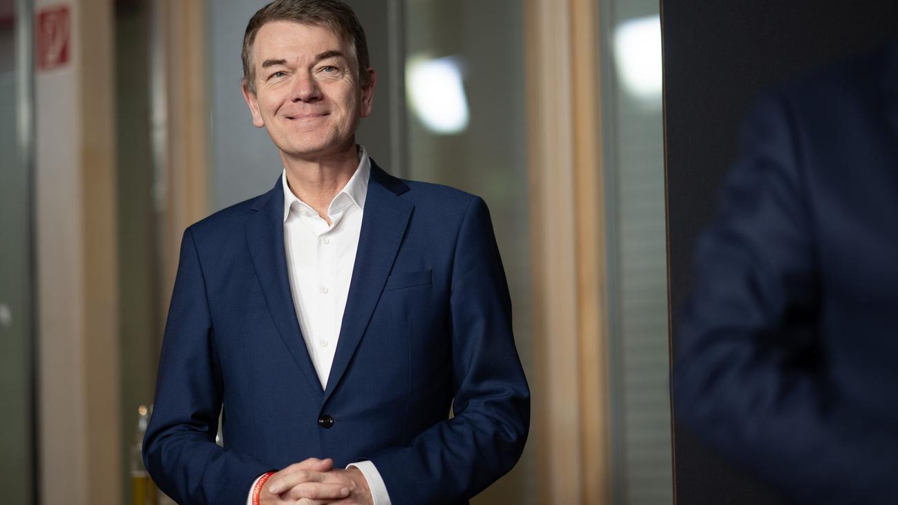 Fernsehen: Jörg Schönenborn gibt Einstand als «Tagesthemen»-Moderator