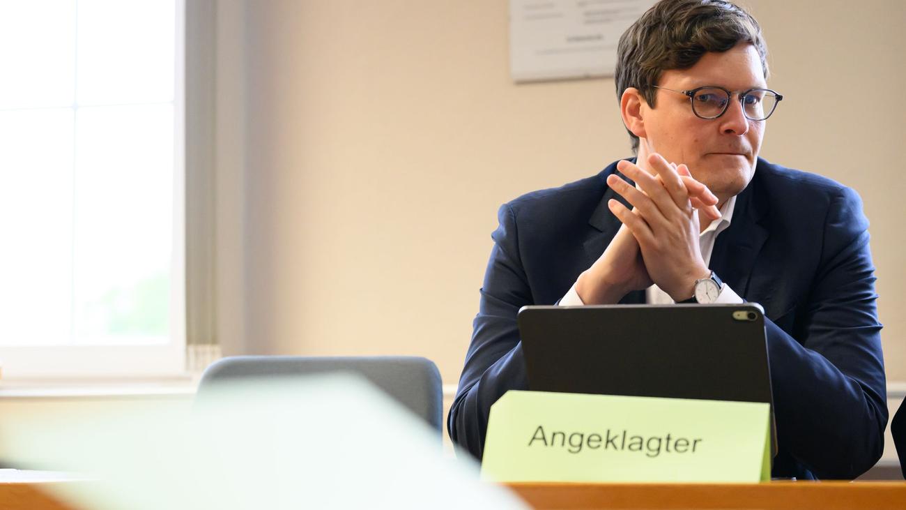 Verkehrsverstoß: Kultusminister Clemens vor Gericht - «Deal» scheitert