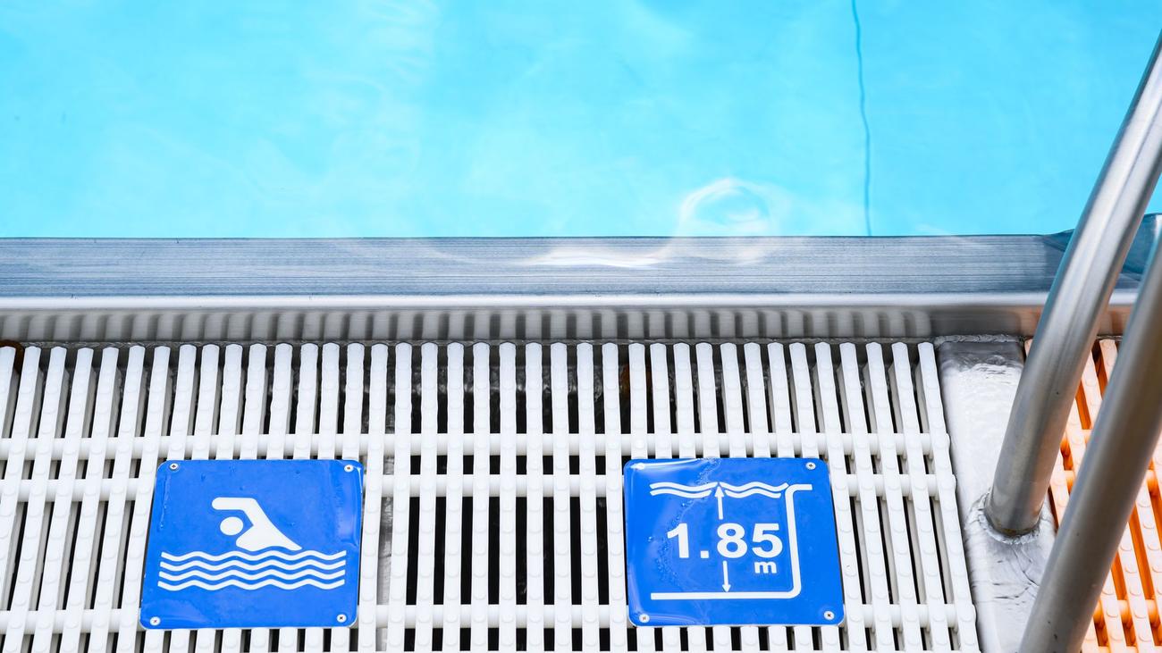 Sexuelle Belästigung: Mann soll Frau und Kinder in Schwimmbad belästigt haben
