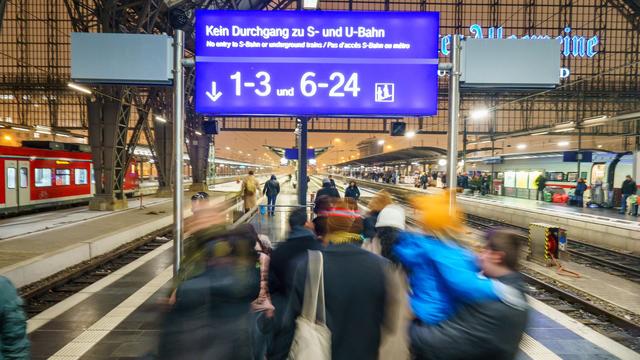 Zugreisen: Bahn setzt auf KI für schnellere Infos bei Verspätungen
