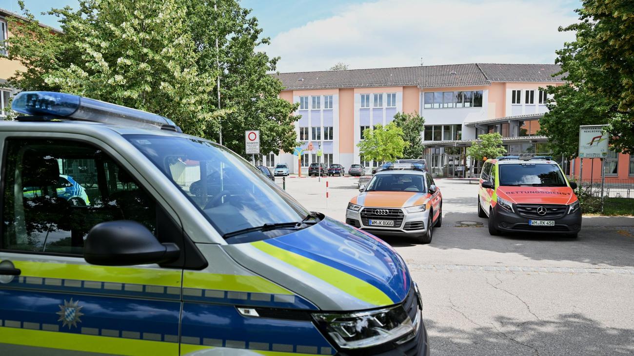 Polizeieinsatz in Oberbayern: Mehrere Verletzte an Gymnasium: Was wir wissen und was nicht