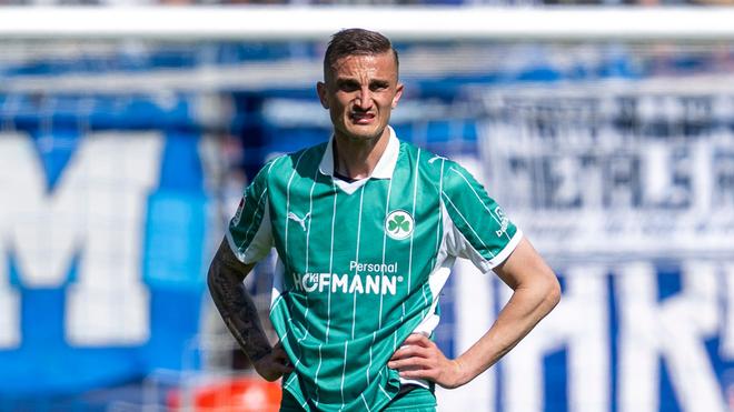 Fußball: Philipp Ziereis steht angeblich vor seinem Abschied aus Fürth. (Archivbild)