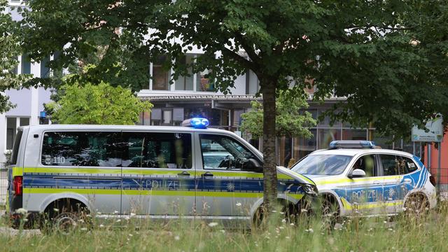 Mögliche Amoktat: Polizei: 16-Jähriger hatte Messer und Schusswaffe dabei