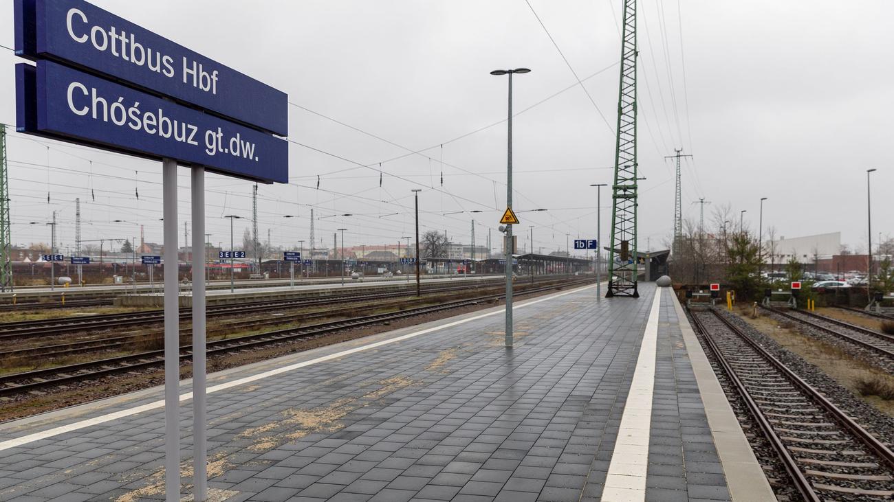 Fliegerbombe entdeckt: Bomben-Entschärfung in Cottbus stoppt Zugverkehr