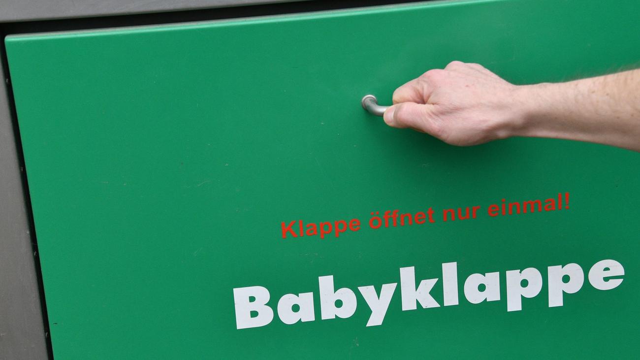 Geburten: Debatte um Babyklappe in Potsdam nach Aus für Geburtshilfe