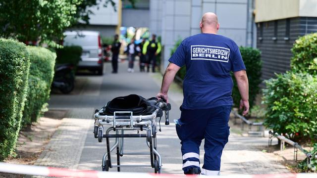 Gerichtsmedizin vor Ort: Nach Fund von totem Baby Verdächtige ermittelt