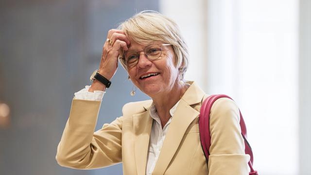 Versprecher: Wüst vertauscht Ministerinnen – Lacher bei Ehrung
