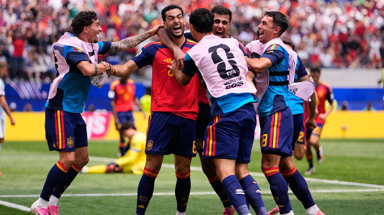 WM-Viertelfinale: Merino erlöst Spanien: Belgiens Torwart-Drama