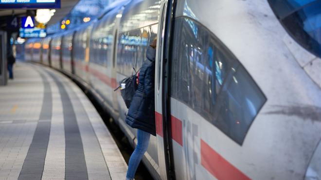 Kriminalität: Räuber fuhr schwarz: Endstation Bielefeld.(Archivbild)
