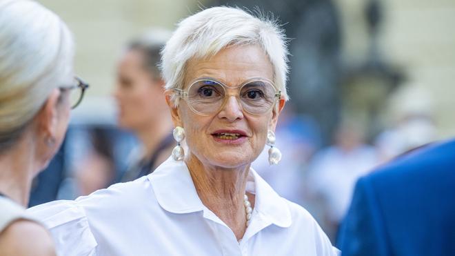  Gloria Fürstin von Thurn und Taxis mischte sich bei der Premiere der Schlossfestspiele in Regensburg unter das Publikum.