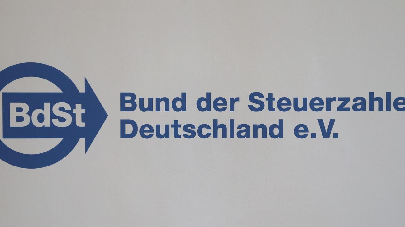 Kritik an Staatskanzlei: Sonderurlaub: Steuerzahlerbund fordert Konsequenzen