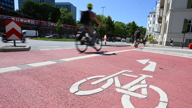 Fahrradverkehr in Hamburg: Bisher gut acht Kilometer neue Fahrradwege 2026 in Hamburg