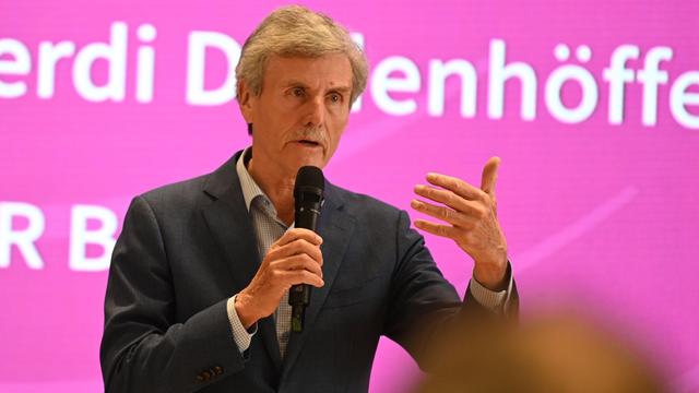 Auto: Dudenhöffer fordert Ende der 35-Stunden-Woche bei VW