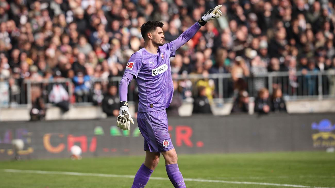 2. Fußball-Bundesliga: Medien: Ex-Pauli-Torwart Vasilj wechselt nach Saudi-Arabien