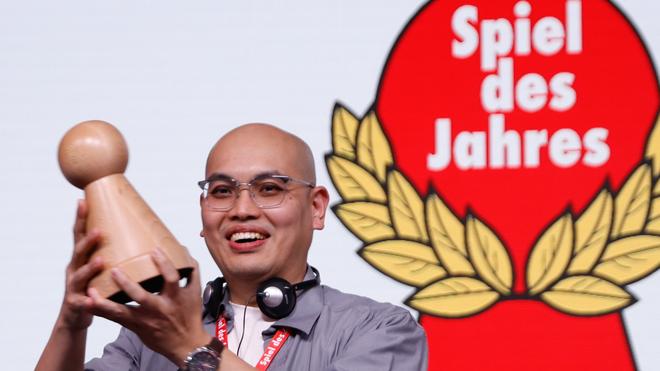  Die begehrte Auszeichnung «Spiel des Jahres» geht 2026 an den indonesischen Spiele-Entwickler Martin Ang.