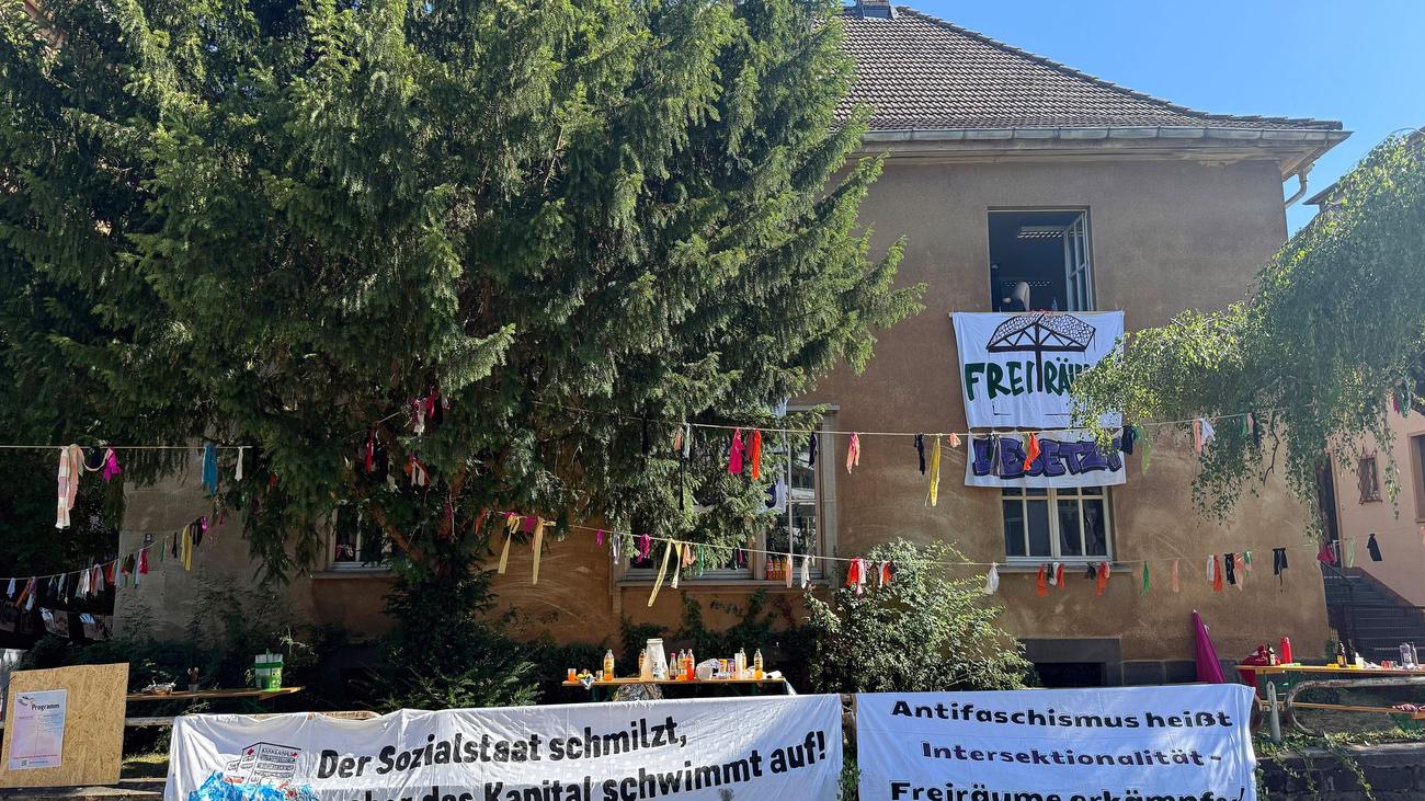 «Freie Träume verwirklichen»: Uni Gießen geht juristisch gegen Hausbesetzer vor