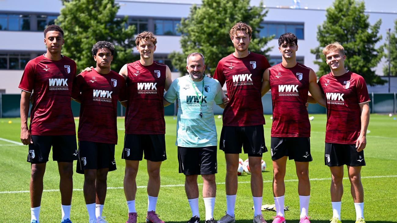 Fußball-Bundesliga: FC Augsburg startet mit Zugang Behrens in die Vorbereitung