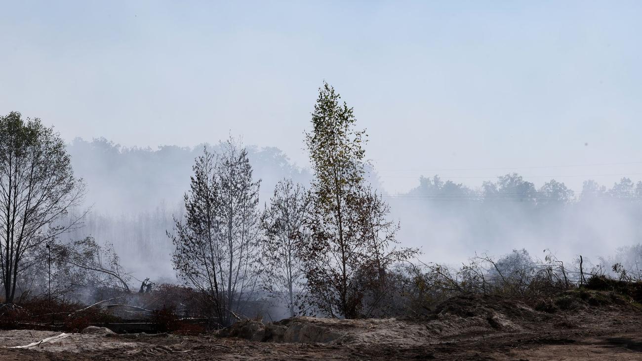 Tagelanger Brand: Flutung im Kampf gegen Schwelbrand in Meuselwitz geplant