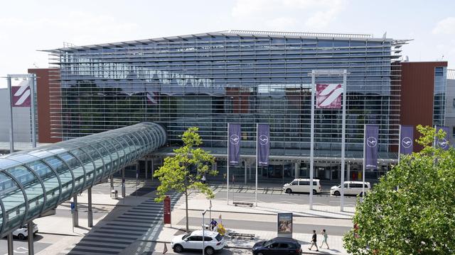 Zwischenfall am Flughafen: Hase stoppt Flieger – So schützt sich der Dresdner Airport