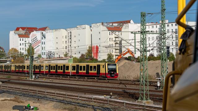 Verkehr: Ringbahn fährt im Westen Berlins wieder durch
