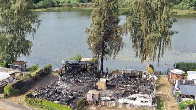 Feuerwehr im Einsatz: Ursache für Campingplatz-Brand noch unklar