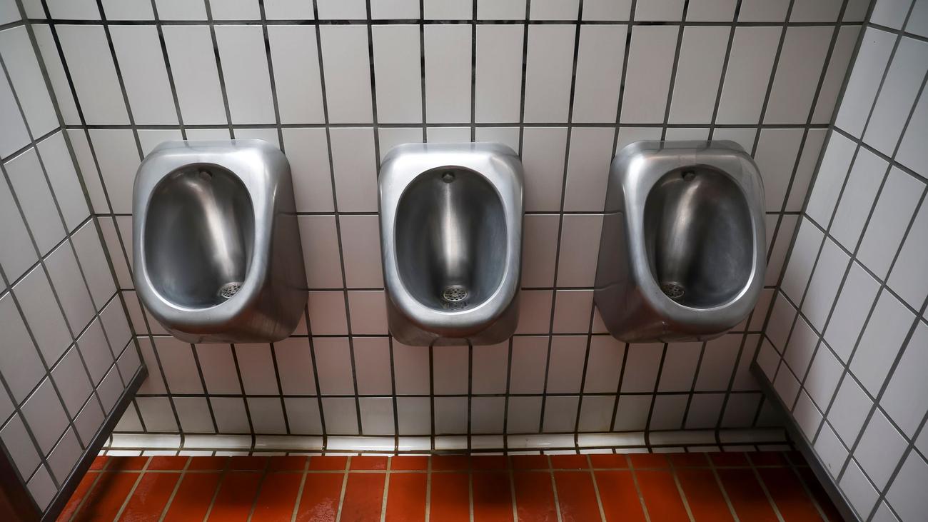 Wenn Autofahrer müssen: ADAC-Test: Toiletten auf kleinen Rastplätzen oft mangelhaft