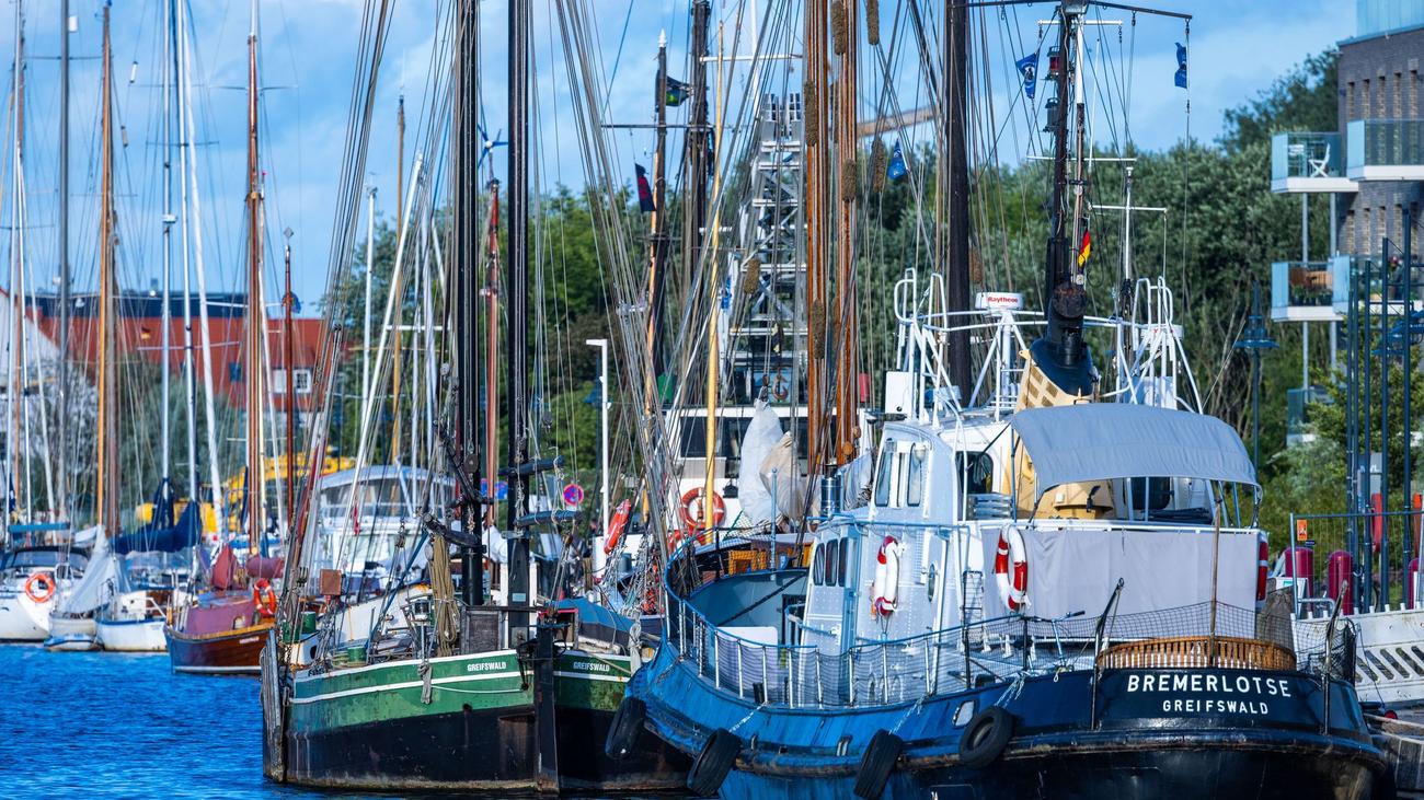 Schiffe: Denkmalgeschützter Zweimaster nach Kollision später fertig