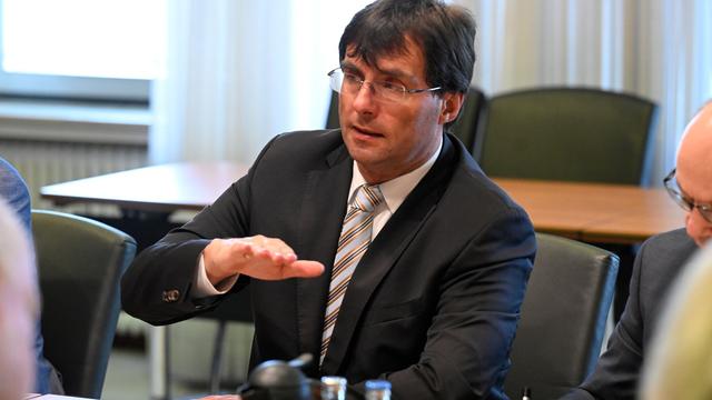 Etatentwurf: NRW plant für 2027 fünf Milliarden Euro neue Schulden