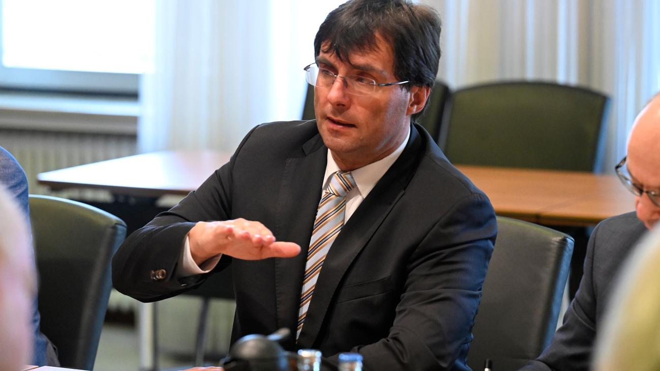 Etatentwurf: NRW plant für 2027 fünf Milliarden Euro neue Schulden