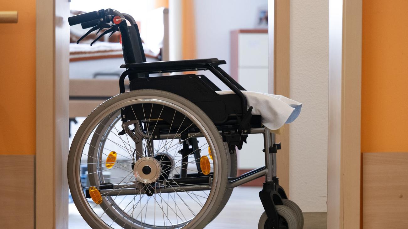 Eigenanteil für das Pflegeheim: Pflege im Heim binnen eines Jahres um 300 Euro teurer