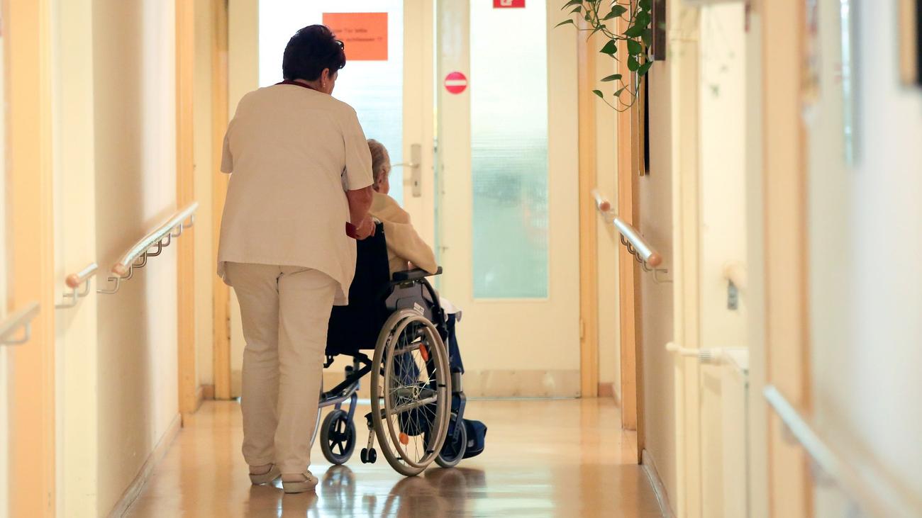 Gesundheit: Pflegebedürftige in Hamburg müssen rund 300 Euro mehr zahlen