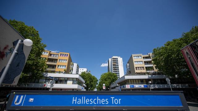 Fahndungserfolg: Polizei ermittelt Verdächtigen nach U-Bahn-Attacke in Berlin
